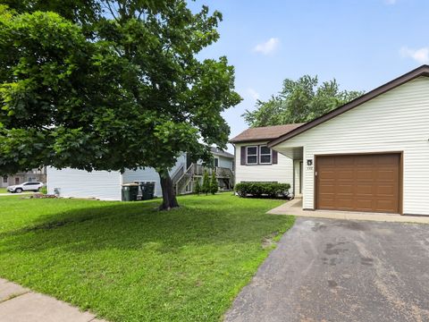 Tiny photo for 642 Swan Drive, Grayslake, IL 60030 (MLS # 12690392)