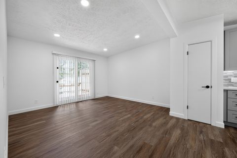 Tiny photo for 642 Swan Drive, Grayslake, IL 60030 (MLS # 12690392)