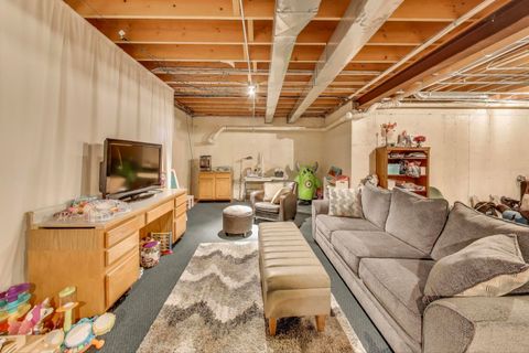 Tiny photo for 6 Steeplechase Drive, Hawthorn Woods, IL 60047 (MLS # 12478648)