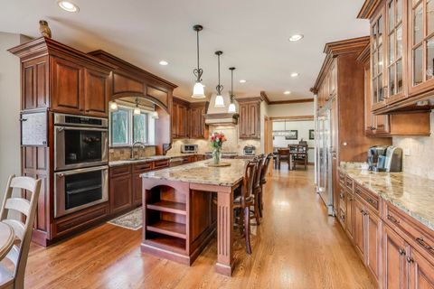 Tiny photo for 6 Steeplechase Drive, Hawthorn Woods, IL 60047 (MLS # 12478648)