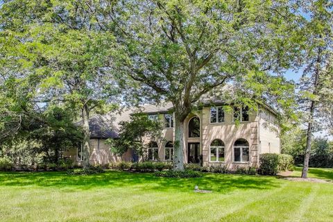 Photo of 6 Steeplechase Drive, Hawthorn Woods, IL 60047 (MLS # 12478648) Photo of 6 Steeplechase Drive, Hawthorn Woods, IL 60047 (MLS # 12478648)