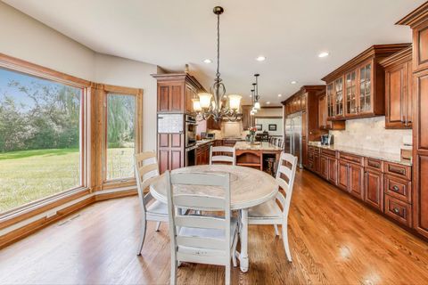 Tiny photo for 6 Steeplechase Drive, Hawthorn Woods, IL 60047 (MLS # 12478648)
