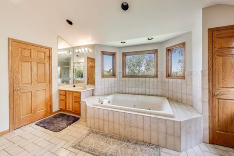 Tiny photo for 6 Steeplechase Drive, Hawthorn Woods, IL 60047 (MLS # 12478648)