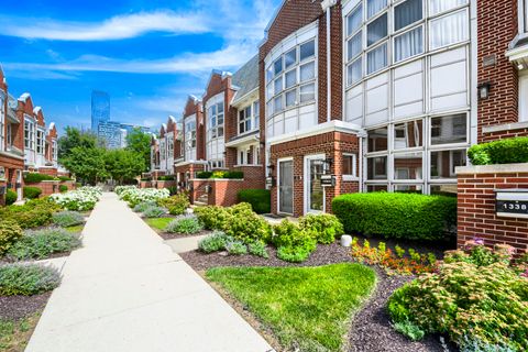 Tiny photo for 1338 S Federal Street #B, Chicago, IL 60605 (MLS # 12682246)