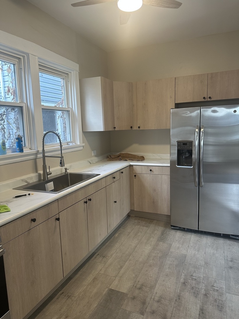 4118 N Western Avenue C1