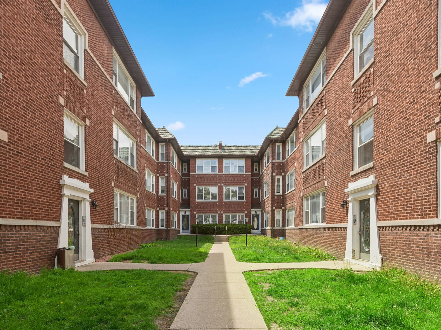 4650 N Saint Louis Avenue 1D