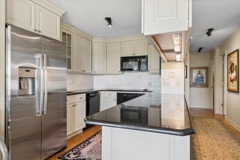Tiny photo for 2626 N LAKEVIEW Avenue #302, Chicago, IL 60614 (MLS # 12676548)