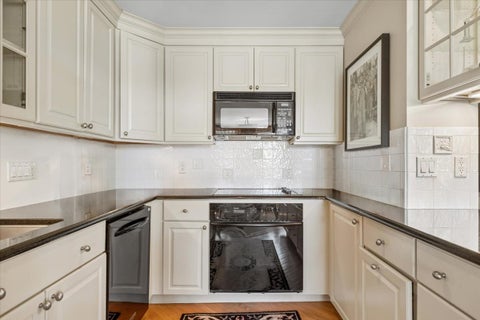 Tiny photo for 2626 N LAKEVIEW Avenue #302, Chicago, IL 60614 (MLS # 12676548)
