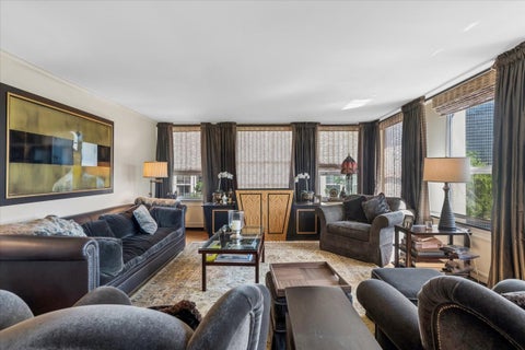 Tiny photo for 2626 N LAKEVIEW Avenue #302, Chicago, IL 60614 (MLS # 12676548)