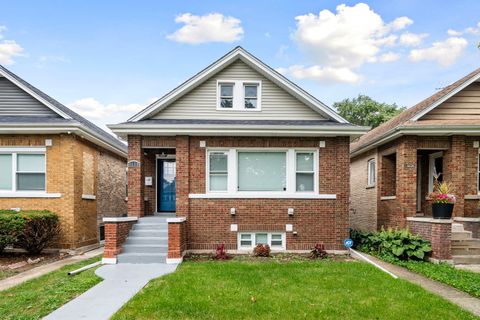 Tiny photo for 4630 W Montana Street, Chicago, IL 60639 (MLS # 12513692)