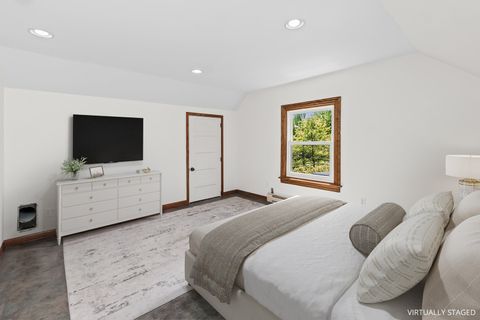 Tiny photo for 135 S Cuyler Avenue, Oak Park, IL 60302 (MLS # 12634307)