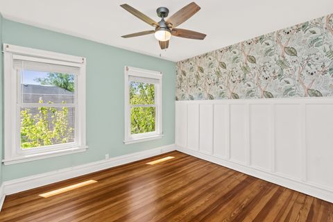 Tiny photo for 135 S Cuyler Avenue, Oak Park, IL 60302 (MLS # 12634307)