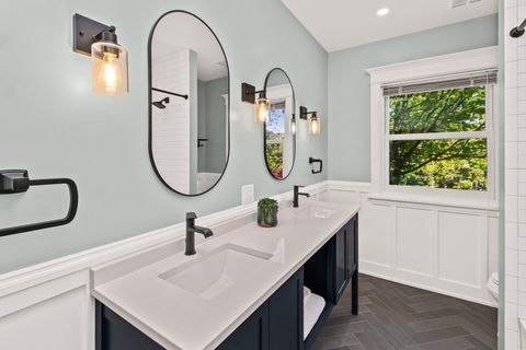 Tiny photo for 135 S Cuyler Avenue, Oak Park, IL 60302 (MLS # 12634307)