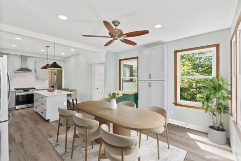 Tiny photo for 135 S Cuyler Avenue, Oak Park, IL 60302 (MLS # 12634307)