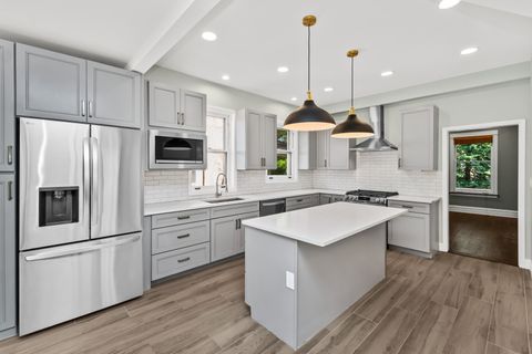 Tiny photo for 135 S Cuyler Avenue, Oak Park, IL 60302 (MLS # 12634307)