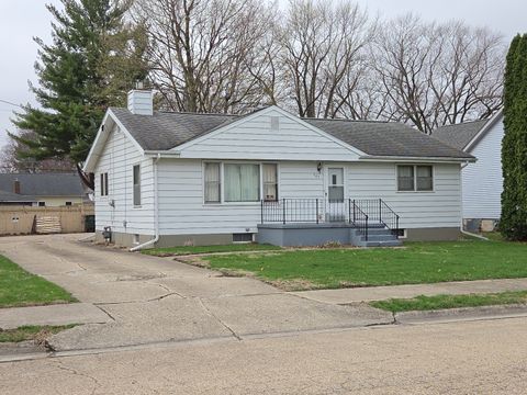 Photo of 707 W 8th Street, Sterling, IL 61081 (MLS # 12612260)