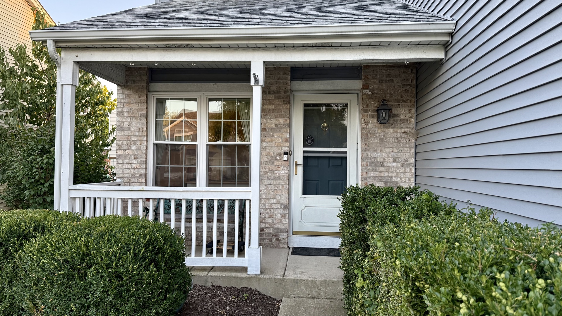 2075 Longwood Court