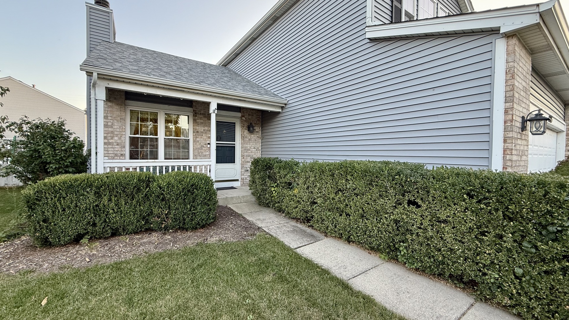 2075 Longwood Court