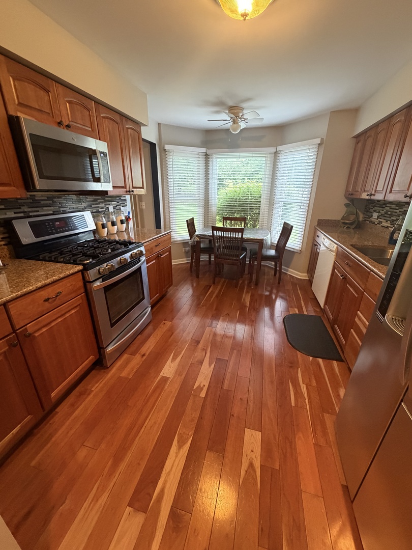 414 Spring Court W