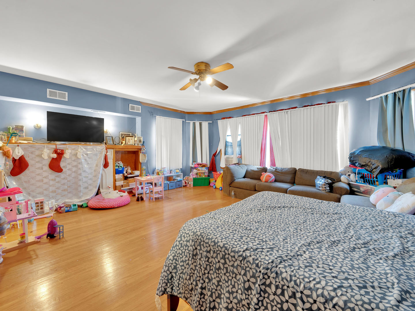 3529 W 63rd Place