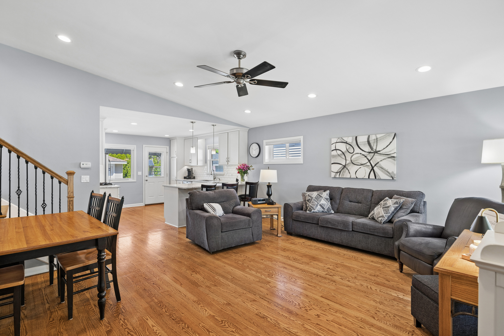 Properties 3 780 S Mitchell Avenue