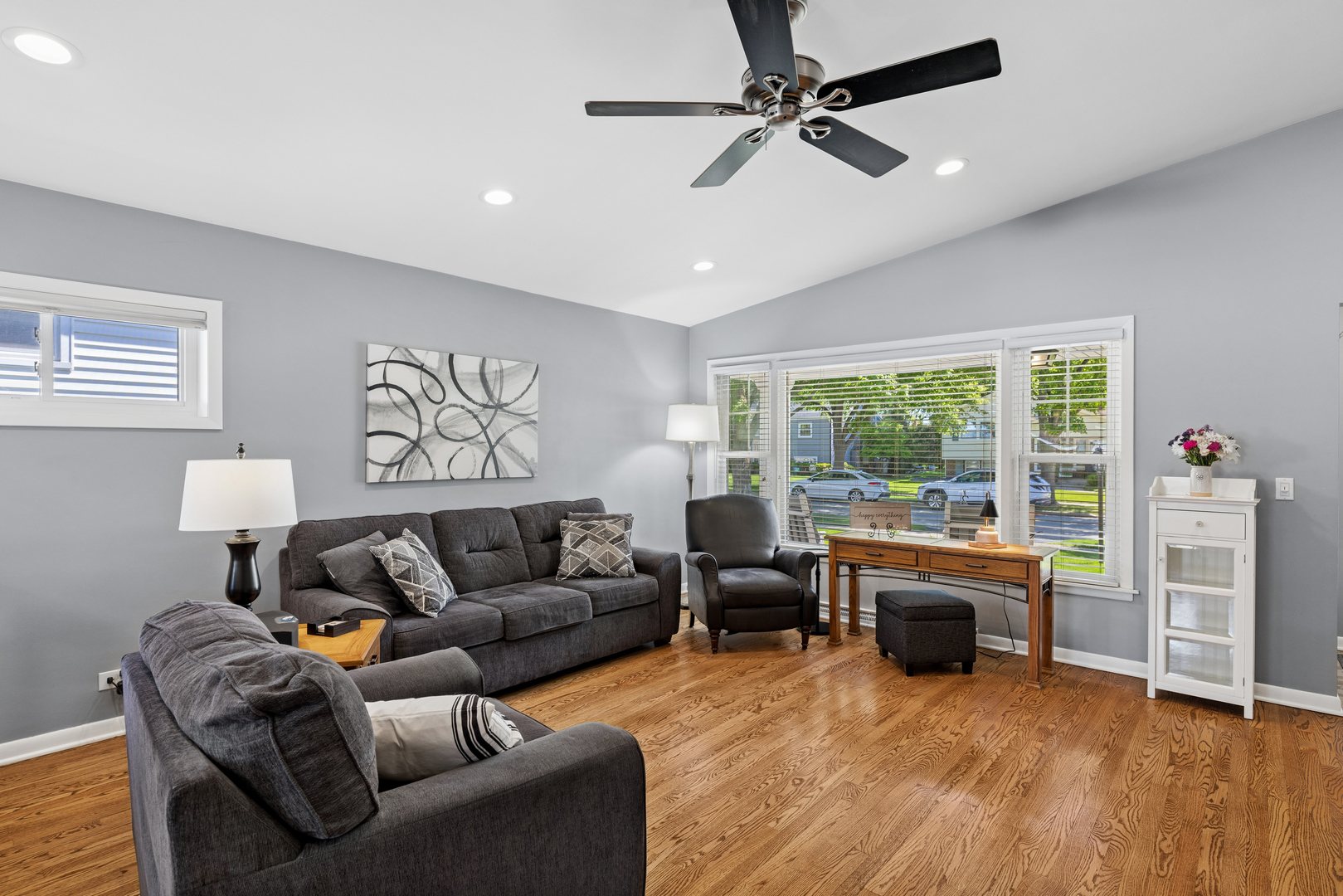 Properties 4 780 S Mitchell Avenue