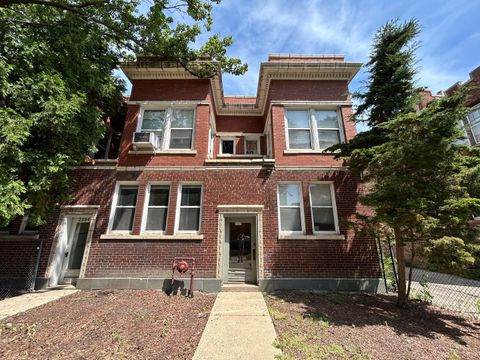 2554 W Eastwood Avenue 1 Chicago IL 60625