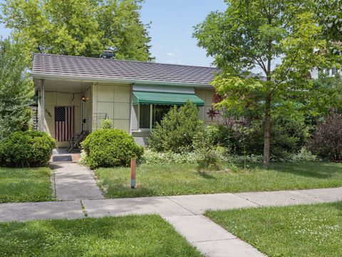 Photo of 3930 Park Avenue, Brookfield, IL 60513 (MLS # 12657644)