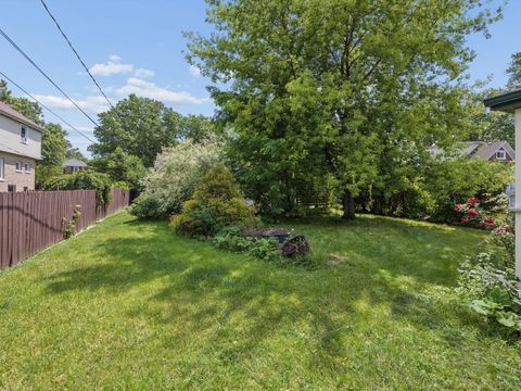 Tiny photo for 3930 Park Avenue, Brookfield, IL 60513 (MLS # 12657644)
