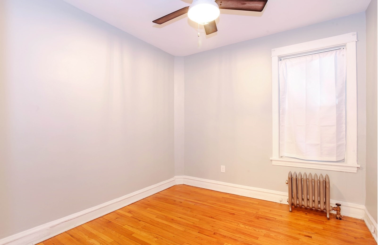1312 W argyle Street 1