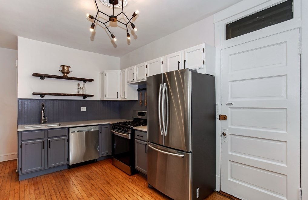 1312 W argyle Street 1