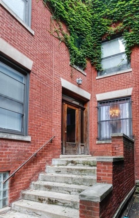 1312 W argyle Street 1 Chicago IL 60640