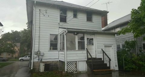 A home in CHICAGO HEIGHTS