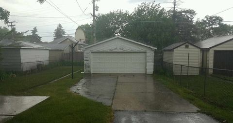 A home in CHICAGO HEIGHTS