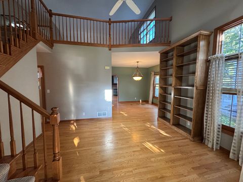 Tiny photo for 1724 Waverly Circle, St. Charles, IL 60174 (MLS # 12508667)