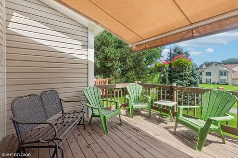 Tiny photo for 1724 Waverly Circle, St. Charles, IL 60174 (MLS # 12508667)