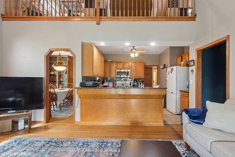 Tiny photo for 1724 Waverly Circle, St. Charles, IL 60174 (MLS # 12508667)