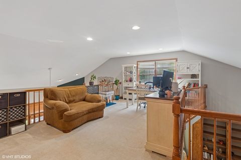 Tiny photo for 1724 Waverly Circle, St. Charles, IL 60174 (MLS # 12508667)