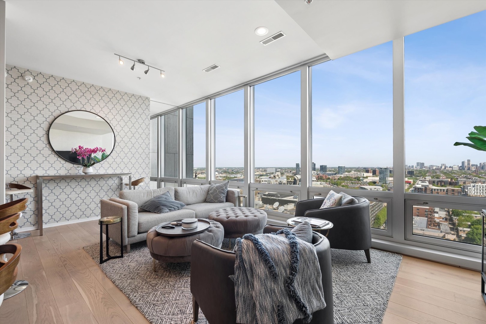 500 W Superior Street 1602