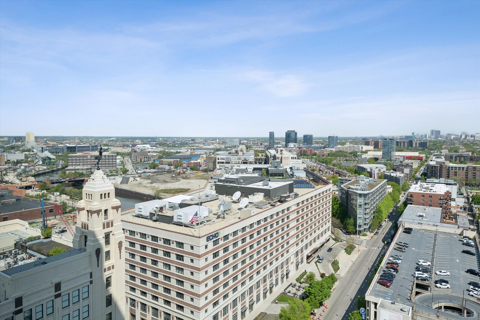500 W Superior Street 1602