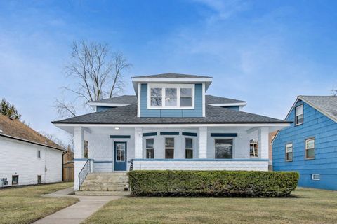 Photo of 1638 Oakwood Avenue, Des Plaines, IL 60016 (MLS # 12642530)