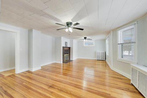 Tiny photo for 1638 Oakwood Avenue, Des Plaines, IL 60016 (MLS # 12642530)