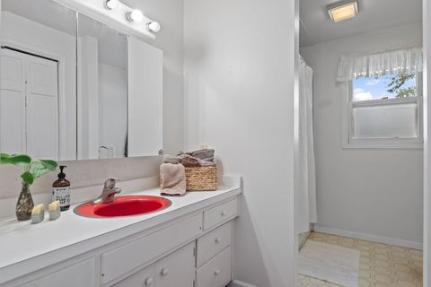 Tiny photo for 842 S Main Avenue, Kankakee, IL 60901 (MLS # 12493519)