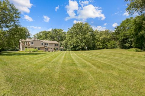 Tiny photo for 431 E Oakwood Drive, Barrington, IL 60010 (MLS # 12455240)
