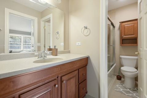 Tiny photo for 431 E Oakwood Drive, Barrington, IL 60010 (MLS # 12455240)