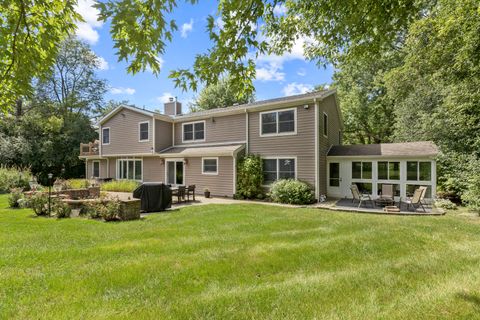 Tiny photo for 431 E Oakwood Drive, Barrington, IL 60010 (MLS # 12455240)