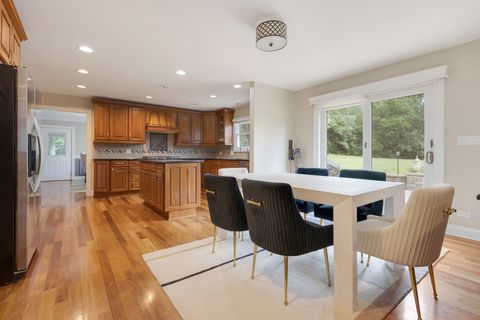 Tiny photo for 431 E Oakwood Drive, Barrington, IL 60010 (MLS # 12455240)