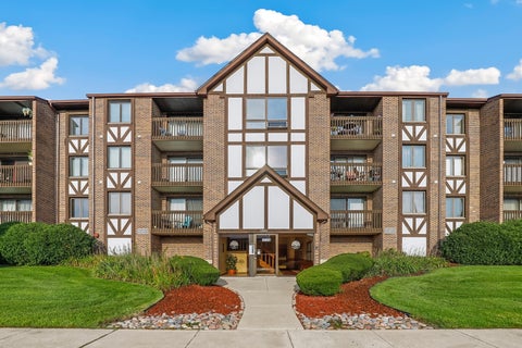 Photo of 10320 Central Avenue #207, Oak Lawn, IL 60453 (MLS # 12755069)