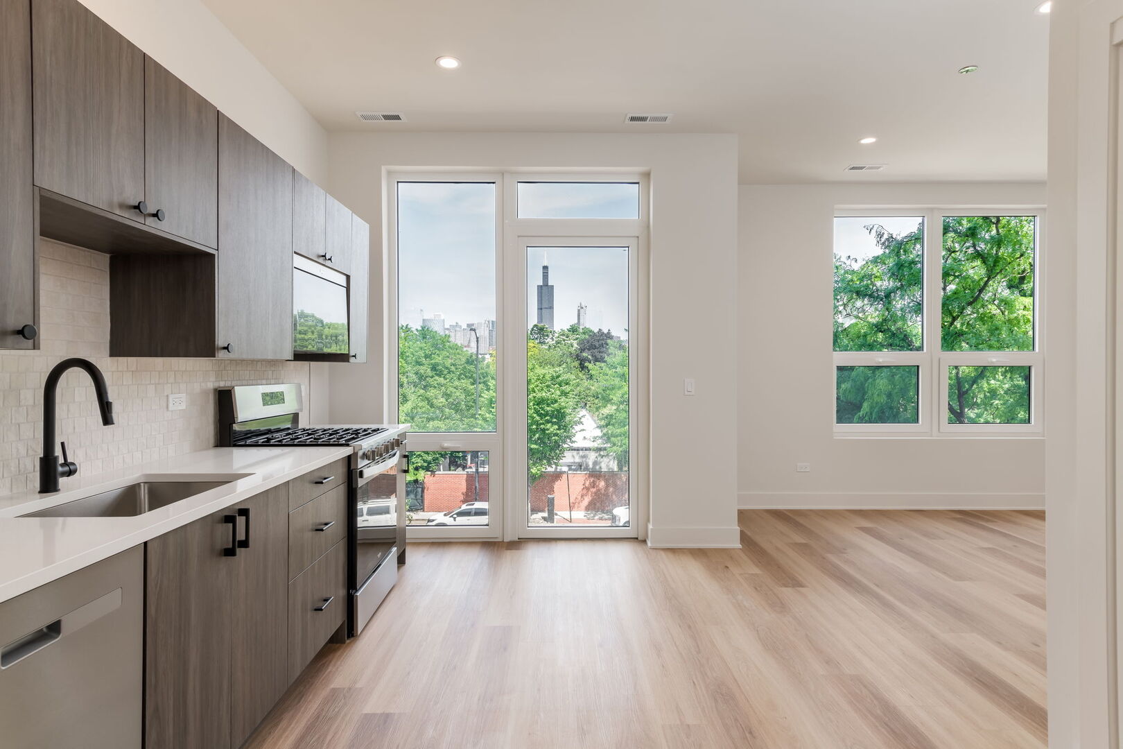 224 S Ashland Avenue 213