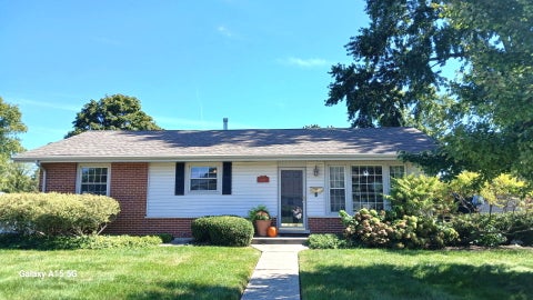 Photo of 13039 W Playfield Drive, Crestwood, IL 60418 (MLS # 12793922)